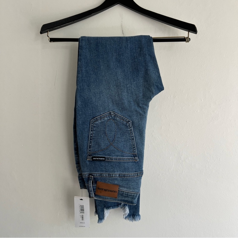 Calvin Klein High Rise Straight Denim Jeans Medium Wash Raw Hem Women’s 27